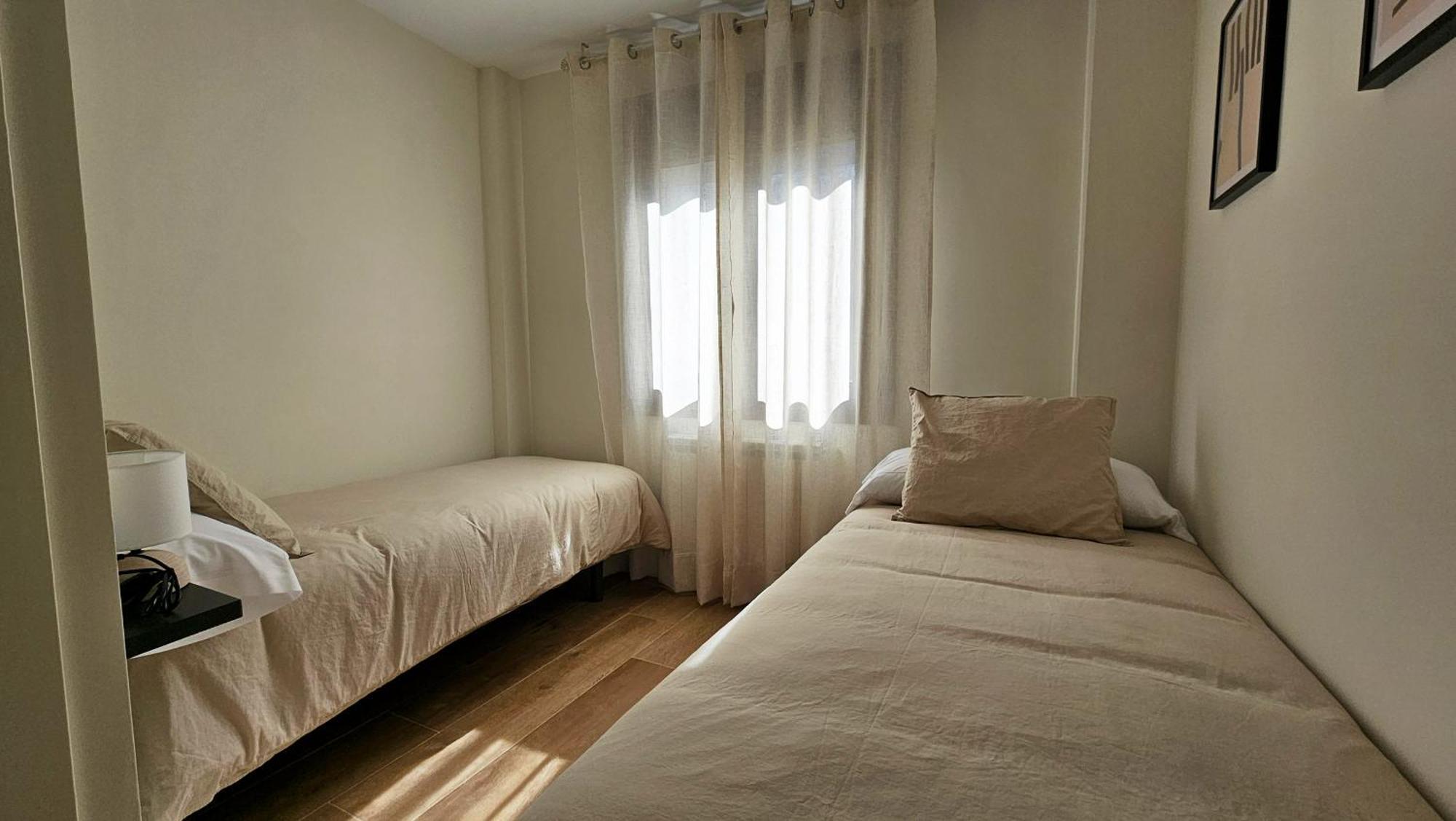 Apartamentos La Florida カサラレイナ エクステリア 写真